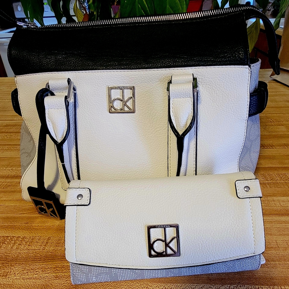 Calvin Klein Black and White Shoulder Bag Set